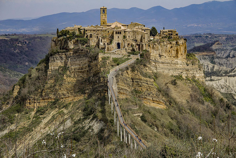 Cammino dell’Intrepido Larth - 2° tappa da Bolsena a Bagnoregio. - CAI ...